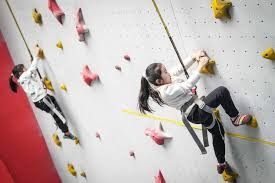 为什么跑垒员在冲向每一个垒包时都必须用脚精准触碰垒包的边角